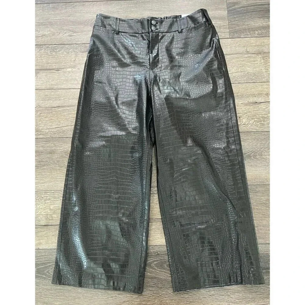 NWT Chico's Pants Faux Snakeskin Wide Leg Crop Black Size 2 US 12 New